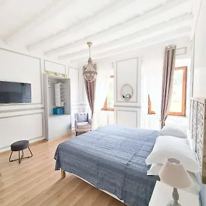 Via Vittoria Quattro Apartment Rome