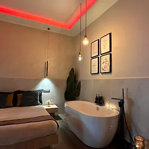 Falco Deluxe Apartment Naples